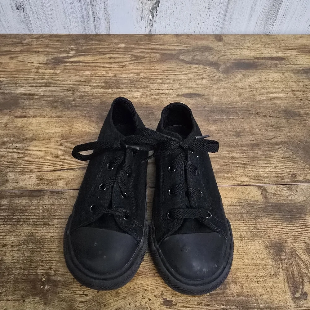 Converse Classic Black Kids Sneakers Toddlers Size 10